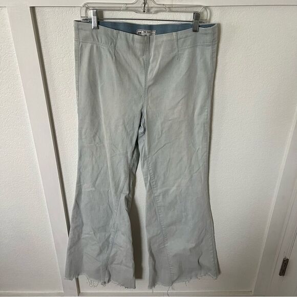 Free People Women's 31 Flare Denim Pants. - Picture 1 of 8